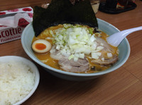 「赤味噌ラーメン（大盛り）780円＋150円」@横浜家系ラーメン 三浦家の写真