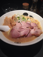 「らーめん」@麺屋武蔵 武骨相傳の写真