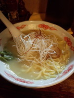 「鶏白湯らーめん820円」@麺・酒処 ぶらりの写真