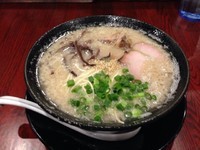 「らあめん こってり バリカタ 替え玉1」@豚骨らあめん ちづる亭の写真