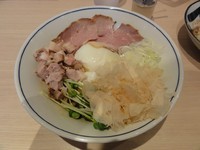 「辛和えめん」@らーめん鱗 茨木店の写真