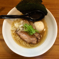 「清湯煮干らーめん（塩）650円」@いのうえの写真