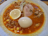 「火山らーめん＋半熟味付玉子」@旭川らーめん かじべえの写真