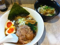 「中華そば(味玉のせ)とねぎ丼」@ラーメン きちの写真