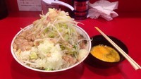 「ラーメン ニンニク少なめヤサイアブラ玉子（タマネギ）」@ラーメン英二の写真
