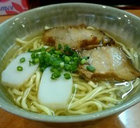 「やんばるそば」@沖縄そば やんばる 新宿本店の写真