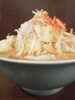 「小（ヤサイニンニクアブラトウガラシ）\730」@ラーメン二郎 JR西口蒲田店の写真