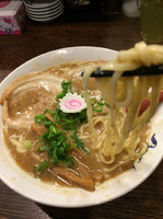 「熟成らーめん大盛り」@麺や紡の写真