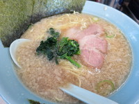 「ラーメン（麺硬め、脂多め）300円金曜日のみ（祝日以外）」@ラーメンショップ 野田店の写真