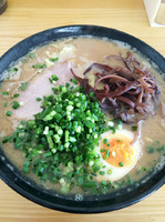 「葱 豚骨ラーメン」@豚骨ラーメン 新井商店の写真