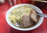 「小ラーメン（野菜少なめ・にんにく）」@ラーメン二郎 上野毛店の写真