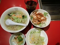 「日替ランチ(鶏丼＋野菜ラーメン)620円」@朝鮮飯店 高崎駅西口店の写真
