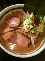 「特濃魚介豚骨ラーメン（ハード）700円」@麺家 うえだの写真