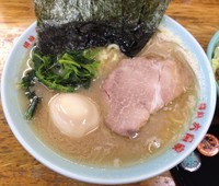 「ラーメン＋味玉＋キャベチャー(￥650＋￥100＋￥100）」@六角家 本店の写真