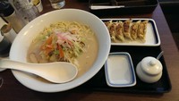 「長崎ちゃんぽん、餃子セット、麺増量２倍」@長崎ちゃんぽん リンガーハット 町田鶴川店の写真