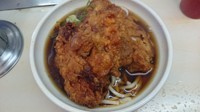 「唐揚げ2ヶうどん」@弥生軒 8号店の写真