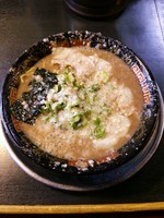 「とんこつらーめん(カタメこってりネギ多め)」@無鉄砲 東京中野店の写真