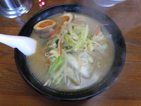 「みそラーメン＋味付玉子：700円＋110円」@日増屋の写真