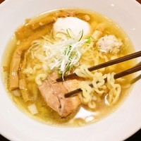 「中華そば　塩+崩れ味玉　720円+50円＝770円」@國分ラーメン食堂の写真