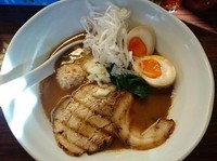 「濃厚な醤油￥750＋味玉（無料トッピング）＝￥750」@らあ麺 みかみの写真