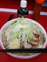 「小豚野菜ニンニク790円」@ラーメン二郎 湘南藤沢店の写真