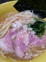 「塩煮干しそば800円」@らーめん 惠本将裕の写真