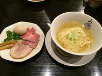 「限定 塩らーめん  名古屋コーチンver  700円 味玉100」@麺処みどり 伊勢崎店の写真