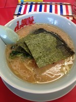 「ラーメン+ミニチャーシュー丼(Aセット690円)」@山岡家 越谷レイクタウン店の写真