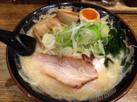 「味噌ラーメン＋半熟タマゴ」@北海道らーめん ひむろ 松戸駅前店の写真