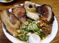 「あぶり焼チャーシューメン￥850+揚げ玉ねぎ￥0」@陽気軒の写真