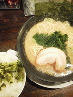 「ノーマル（醤油・硬め）\680＋ライス（サービス、食べ放題）」@神保家の写真