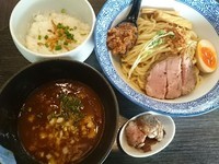 「【昼夜10食限定】カレーつけ麺￥880＋半ライス￥100」@麺処 ほん田 nijiの写真