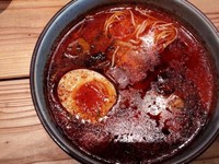 「うま辛ラーメン」@めんくいや 博多駅東店の写真