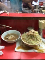 「ぶた入り大ラーメン ＋麺マシ」@ラーメン二郎 三田本店の写真