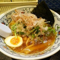 「煮干らーめん」@にぼらや 酒場通り店の写真