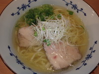 「煮干しらーめん(塩)(750円)、ぶたごはん(250円)」@麺屋 粉哲の写真