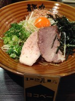 「まぜそば (200g)700円」@麺や でこの写真
