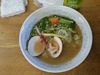 「新春丸地鶏黄金ラーメン IN 活寿蛤」@MENYA 食い味の道有楽の写真