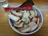 「竹岡式＋炙りチャーシュー」@千葉拉麺倶楽部 拉通（ra2）の写真