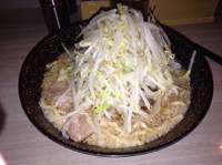 「ラーメン 太麺 野菜増し」@ラーメン大 ○虎の写真