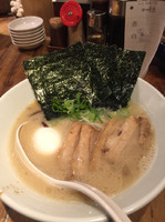 「白丸元味 味玉ラーメン」@博多一風堂 上野広小路店の写真