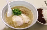 「鶏白湯醤油らーめん＋ミニカレー丼(700円＋100円)」@らーめん れんげの写真