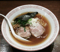 「中華そば 醤油 麺半分￥７００」@中華そば 飯村製作所の写真