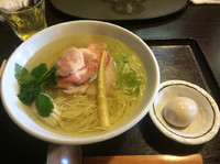 「比内地鶏と焼きあごの中華そば  特製  900円」@麺匠えにしの写真