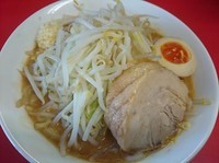 「【冬限定】みそらーめん（並）￥750＋ミックスチーズ￥80」@びんびん豚の写真