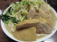 「ラーメン豚入り（７９０円）＋大盛＋豚＋レン草＋海苔」@ちばからの写真