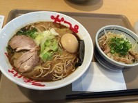 「なんつッ亭プロデュースのとんこつらーめん海老名バージョン」@ゑびな軒 東名海老名SA下り線店の写真