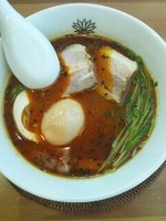 「ごま辛らぁめん（味玉トッピング）」@らぁめん 翠蓮の写真