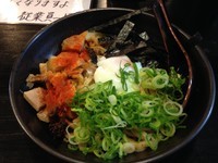 「温玉まぜめん（うまから仕立て）+自家製海苔玉丼」@つじのやの写真