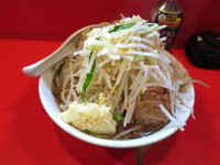「小ラーメン　ニンニクヤサイカラメ」@ラーメン二郎 府中店の写真